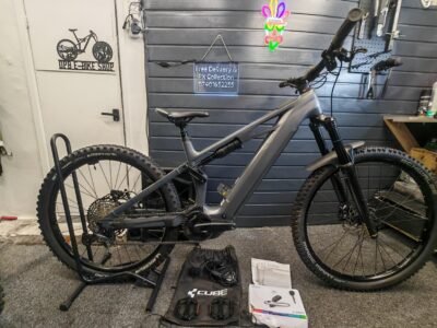 Free Delivery / 2025 Cube Stereo Hybrid One77 ( 177 ) HPC Race 800 Carbon Fibre Size Large