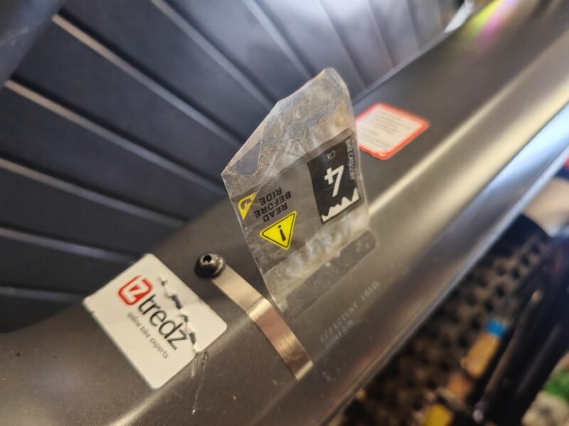 Free Delivery / 2025 Cube Stereo Hybrid One77 ( 177 ) HPC Race 800 Carbon Fibre Size Large