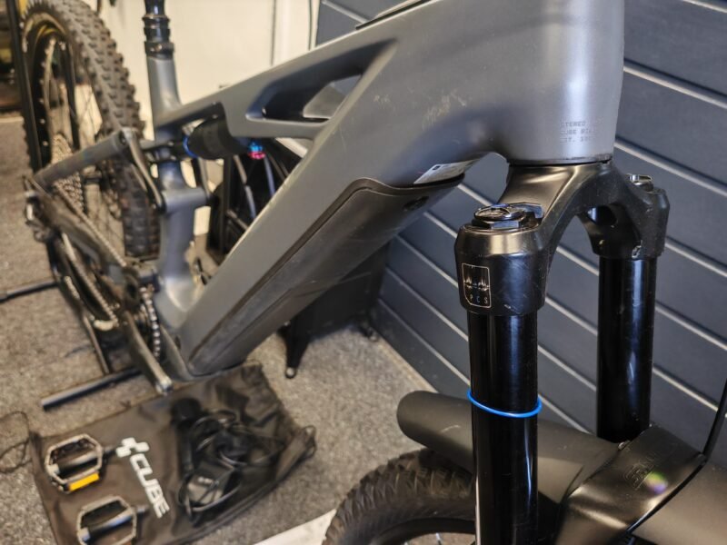 Free Delivery / 2025 Cube Stereo Hybrid One77 ( 177 ) HPC Race 800 Carbon Fibre Size Large