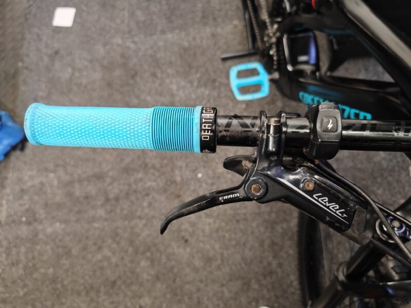 Free Delivery / 2022 Specialized Turbo Levo