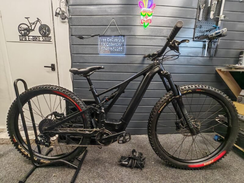 Free Delivery / 2022 Specialized Turbo Levo Size Medium
