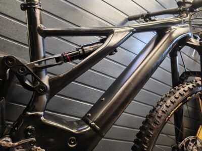 Free Delivery / 2022 Specialized Turbo Levo Size Medium