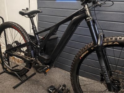 Free Delivery / 2022 Specialized Turbo Levo Size Medium