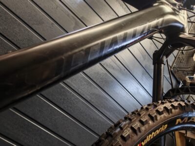 Free Delivery / 2022 Specialized Turbo Levo Size Medium
