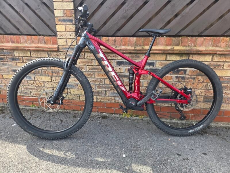 Trek rail 5 like new only 140 miles covered large frame